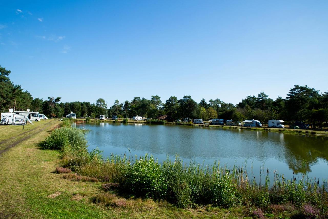 Naturcamping Lueneburger Heide - Chalets & Tiny Haeuser Soltau Bagian luar foto