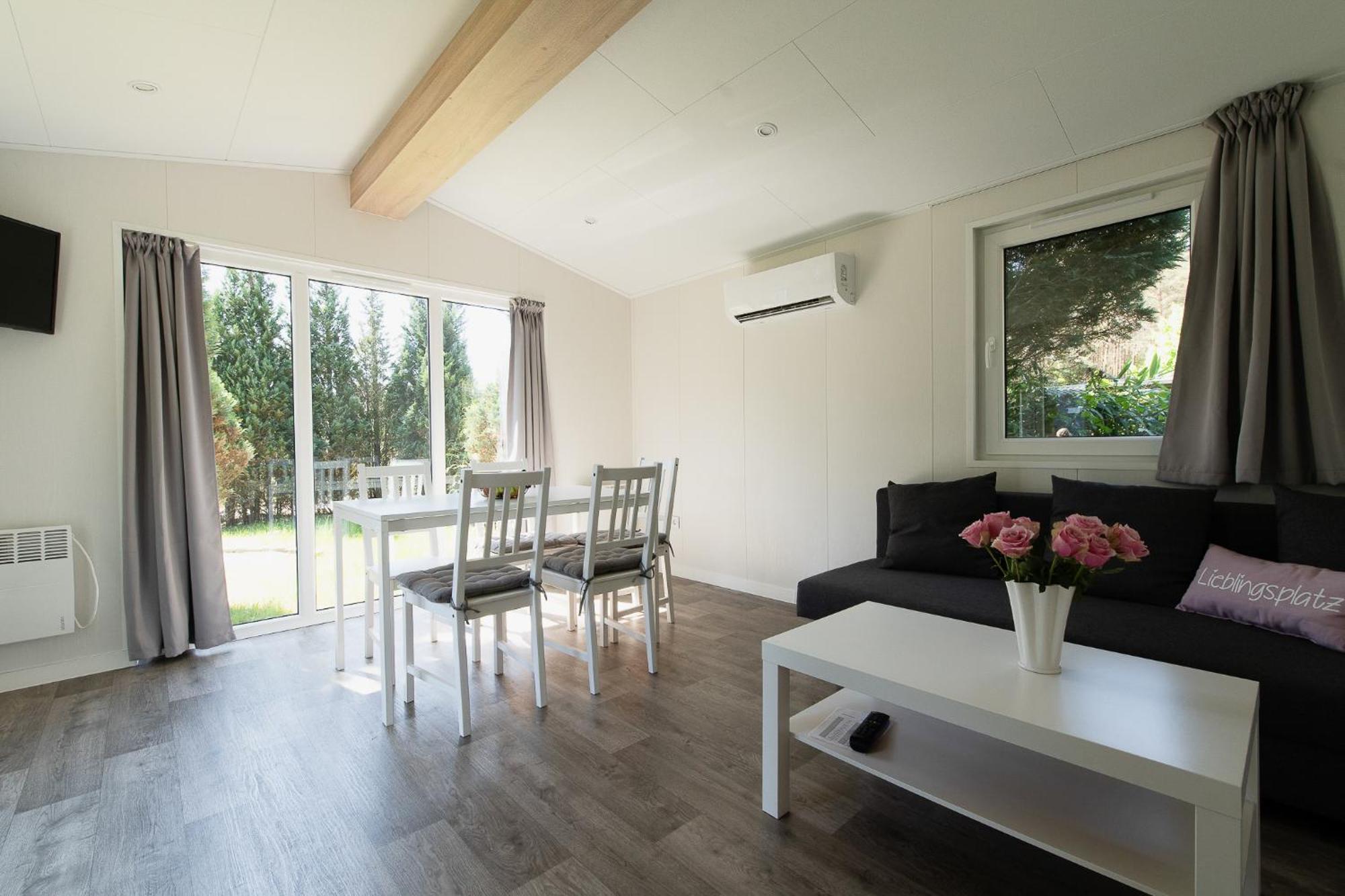 Naturcamping Lueneburger Heide - Chalets & Tiny Haeuser Soltau Bagian luar foto
